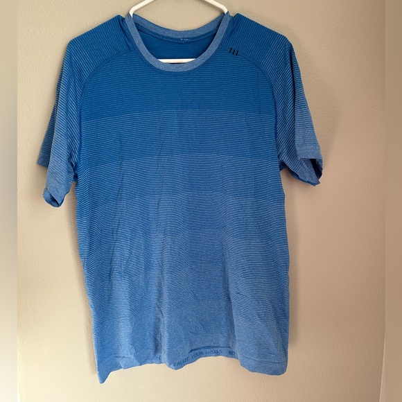 lululemon athletica Other - Men’s Large Lululemon Athletica Blue Vent Tech Short Sleeve Shirt